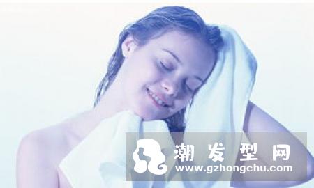 解开头发毛躁之谜！这5个错误习惯必须改