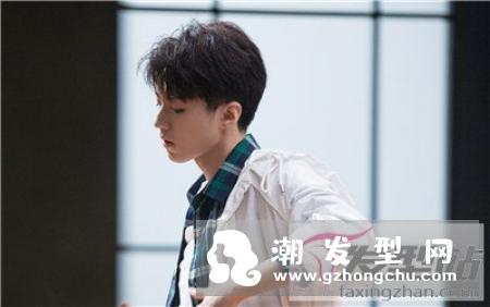 抖音上很火的男生发型 时尚有型给你撩妹最强助攻