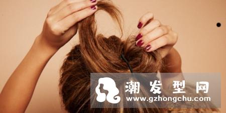 披肩发怎么扎丸子头 简单好看的丸子头造型图片