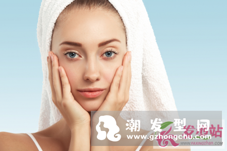 头发出油异味怎么办？正确洗头顺序方法