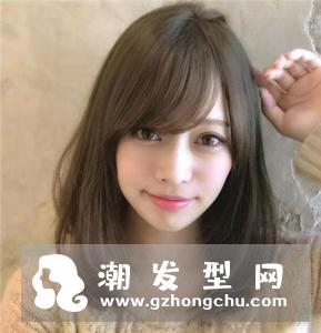 日常好看又显瘦的发型 甜美中长直发梨花卷是首先