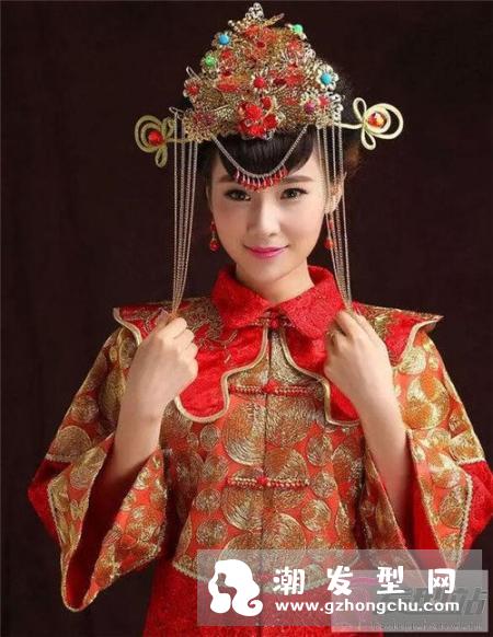 传统经典中式新娘发型 高贵端庄新娘妆发图片