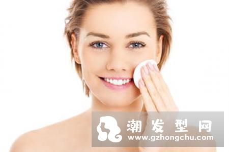 头发特别容易油怎么办 是湿气重吗