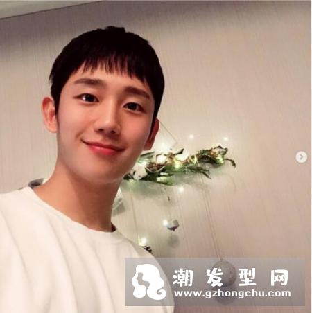 男生什么发型好看 五种大热男生刘海发型帅到没朋友