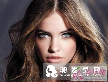 头发出油厉害怎么办 控油洗发水控制头发出油真的有效？