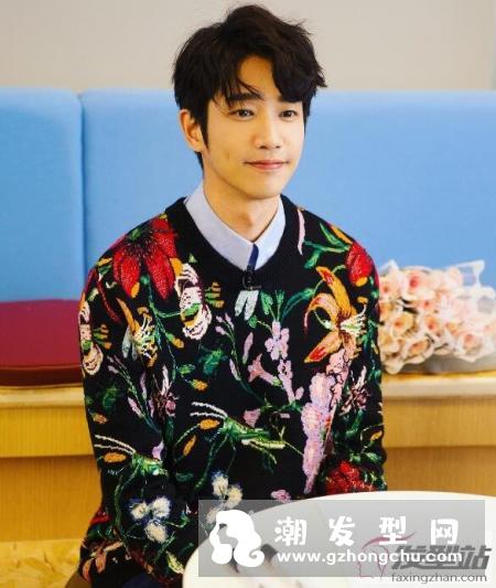 今年最流行的发型男 帅气黑发造型man味喷炸