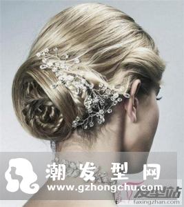 复古新娘发型 年代感更有古韵