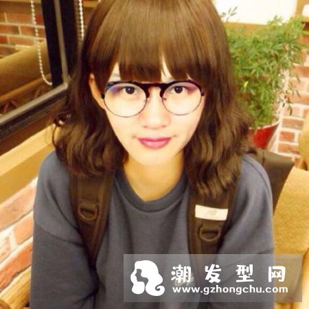 中分发型适合什么脸型的女生 气质短发有哪些
