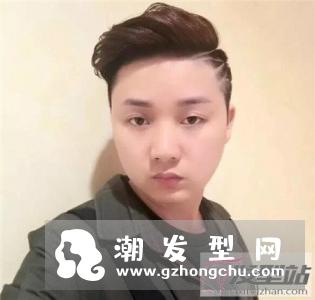 最新潮流男士发型 两边剃掉中间留长很时髦