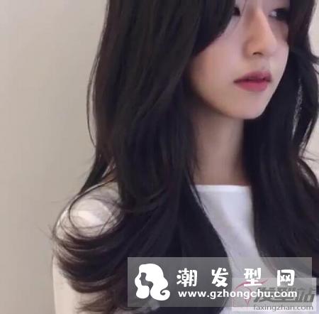 美人鱼卷发已成过去式！韩系仙气顶标发型风铃卷最美中长→长发图鉴总整理！