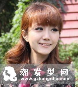 额头窄适合什么发型 适合中分吗