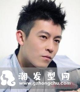 m型发际线的男生发型 学M型发际线男星这样选发型就对了