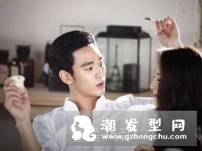 男生湿发造型怎么弄 微湿感让你秒变男神