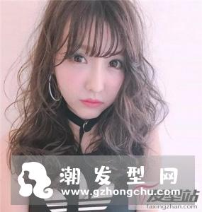 微胖女生适合的卷发 这些发型让你瘦出自信
