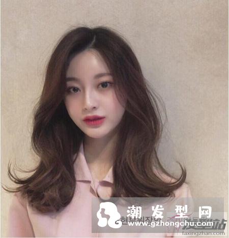 美人鱼卷发已成过去式！韩系仙气顶标发型风铃卷最美中长→长发图鉴总整理！