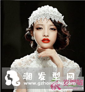 带头纱的新娘婚纱照发型 只为做他眼中最美的女神