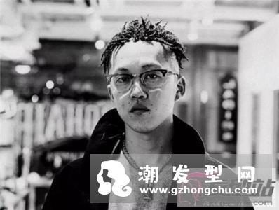 最新男生编发发型 个性脏辫再掀热议