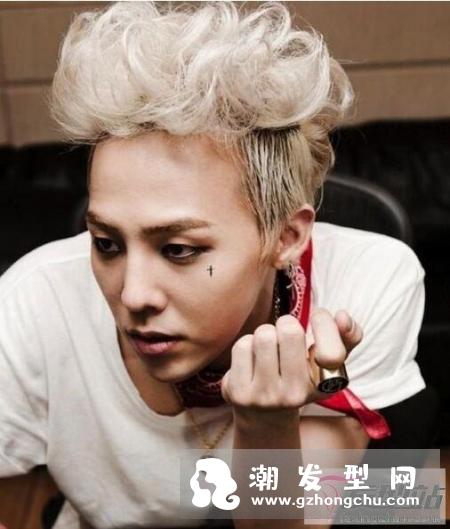 男士染什么颜色头发好看 白金、浅灰、浅啡色绝对是首选