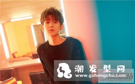 男生发际线高适合什么发型 时尚男发让你变身气质男神