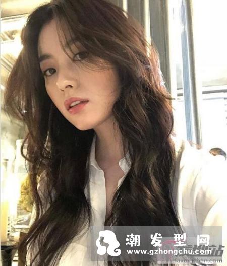 慵懒唯美的云朵卷发好喜欢！温柔小女人就靠这一款这超八字刘海