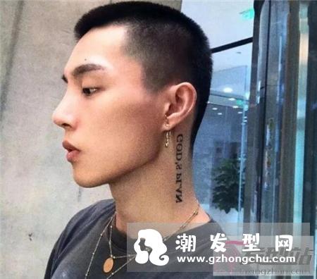 帅哥都在剪的发型 两面三面剃一半帅到炸