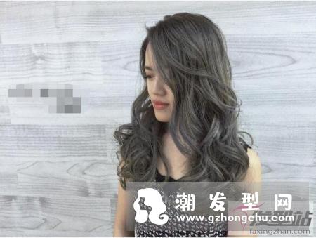 女生不可错过的外翻卷发小脸术 层次感卷发让你的脸型瞬间小一寸