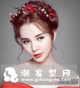 穿红色婚纱配什么发型 简约大方让新娘美貌动人