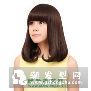中长发烫什么发型好看 发尾内扣直发梨花头更时髦