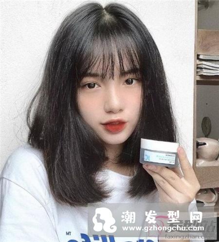 斩男“锁骨发”正流行 甜美撩人超级chic
