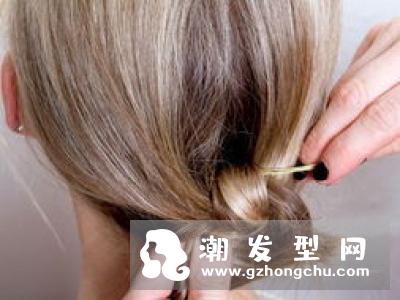 长头发怎么挽个低发髻 蓬松慵懒随意低发髻美的惊艳