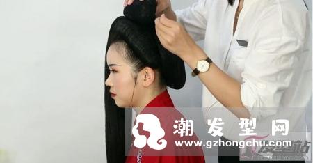 古装新娘发型教程图解步骤 中式新娘盘发更加端庄有气场