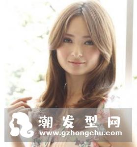 刘海烫卷有哪些发型 中分刘海怎么卷