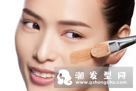 法国大宝妆前乳闷痘吗 深蓝色和浅蓝哪个好