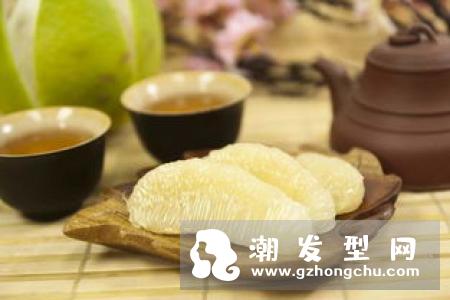 柚子皮可以用来洗头发吗 有什么好处