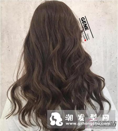 漫画真实版浪漫长发卷发发型 经典飘逸长卷发最有女神风范