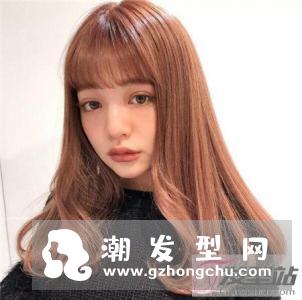 中长发烫什么发型好看 发尾内扣直发梨花头更时髦