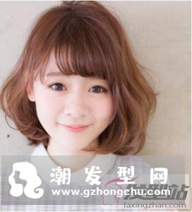 短发女生荷叶头烫发 内扣发尾才是瘦脸利器