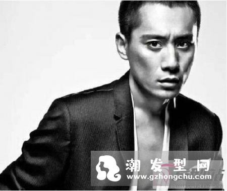 m型发际线的男生发型 学M型发际线男星这样选发型就对了