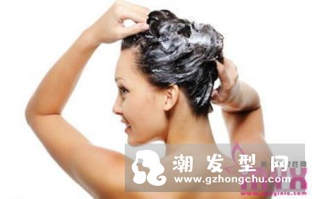 秋冬季节如何让头发不干枯毛躁 秋冬季养发护发方法大全