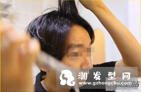 男士中分发型打理教学 男生蓬松中分发型这样弄最好看