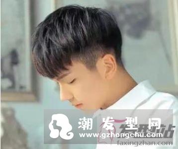 适合20岁校园男生发型 阳光青春校草属于你