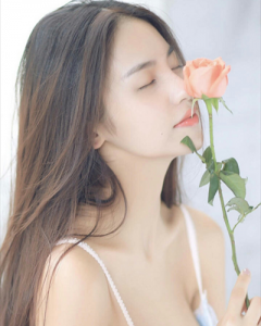 中分发型适合什么脸型的女生 气质短发有哪些