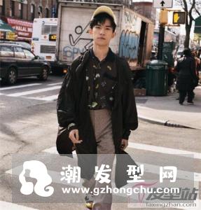 易烊千玺新发型叫什么 最新写真发型侧颜正面照迷人