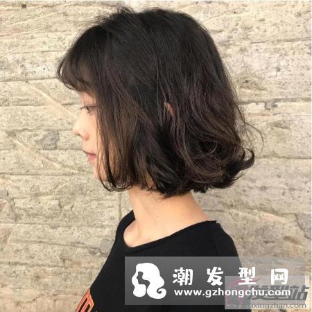 2019年可卡卷发型很流行 无论是长短发都能给你浪漫慵懒感
