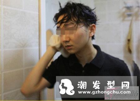男士中分发型打理教学 男生蓬松中分发型这样弄最好看