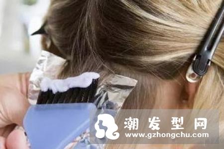 染发后可以用护发素吗 会脱色吗