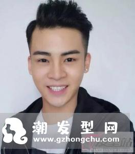 矮个子男生适合的发型 蓬松修颜提升魅力重塑自信