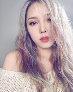 女生中长发梨花头 清新甜美颜值爆表