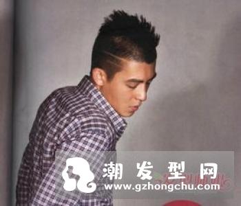 中国男士一道杠发型 刀疤加入更时髦