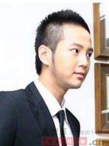 三面光寸头短发发型 尽显稳重成熟男士气质